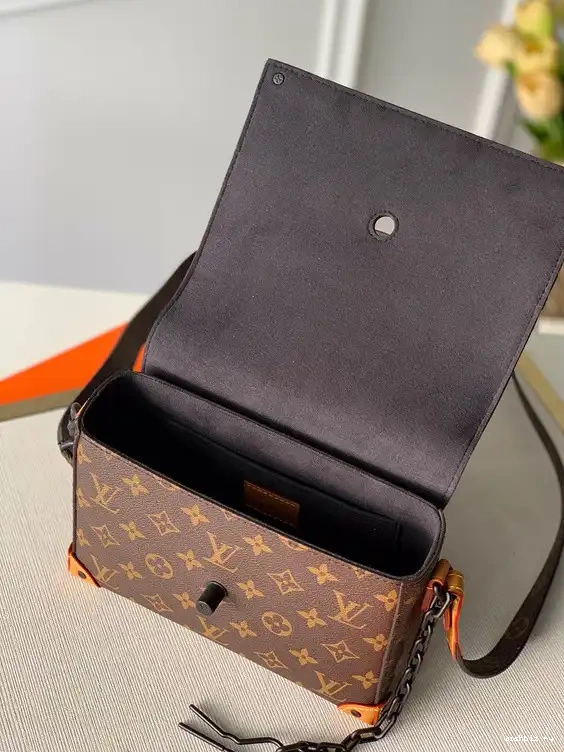 WIS VUITTON TRUNK LOUIS SOFT 0707